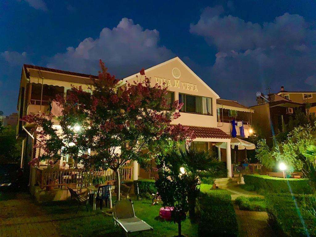 Vila M Vera Rooms With Kitchen And Apartments Durrës Exterior foto