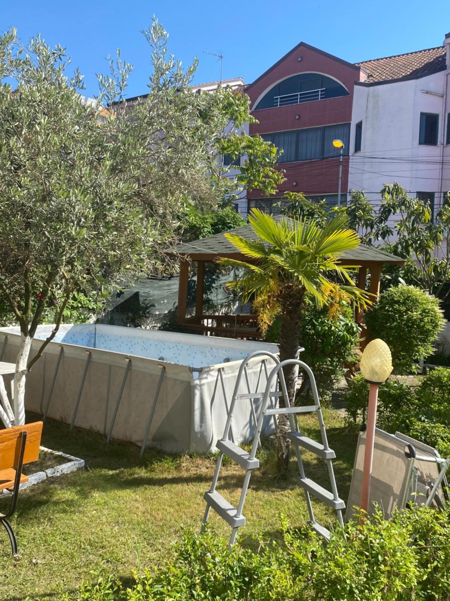 Vila M Vera Rooms With Kitchen And Apartments Durrës Exterior foto